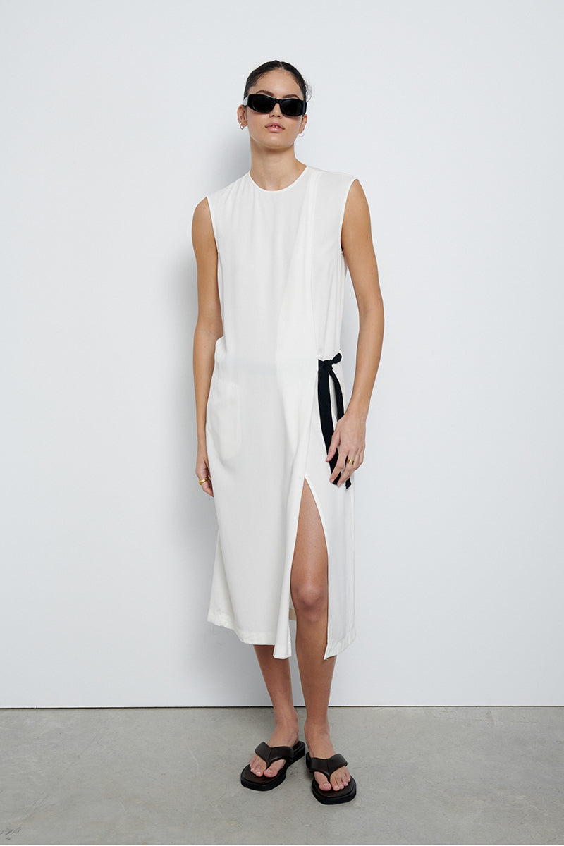 Leather 'flip flop' sandal with cushioned sole