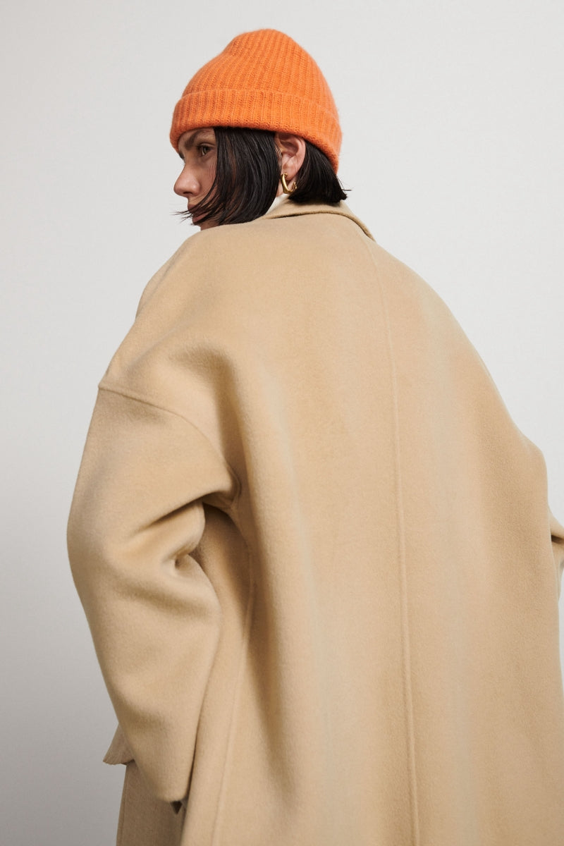 Abrigo con fit oversize de lana y cashmere