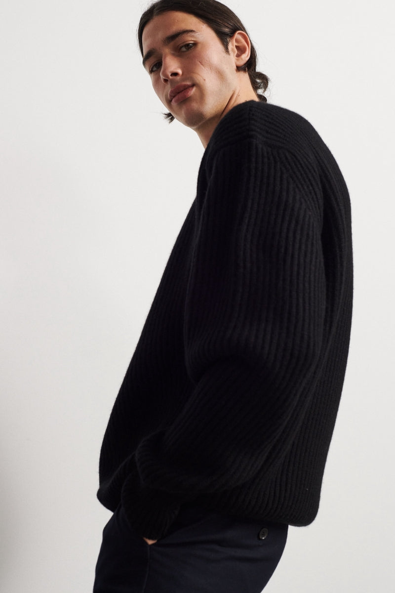 Jersey grueso de cashmere con cuello V