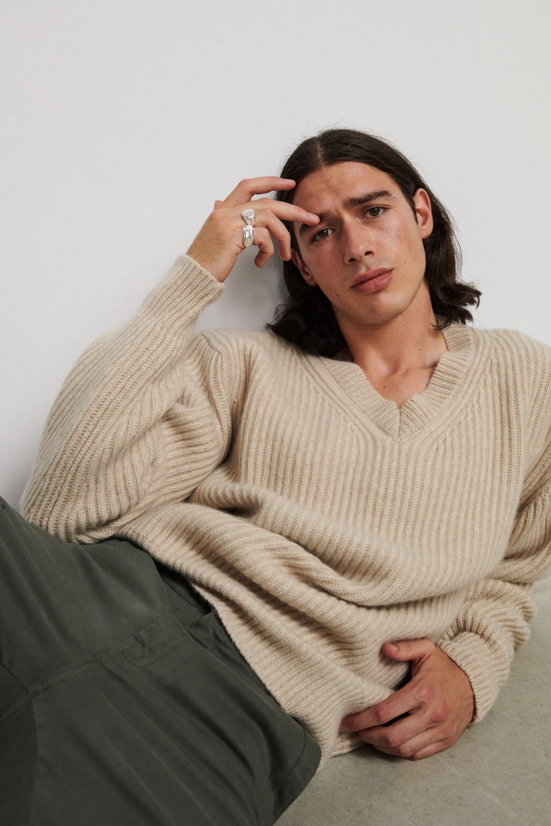 Jersey grueso de cashmere con cuello V