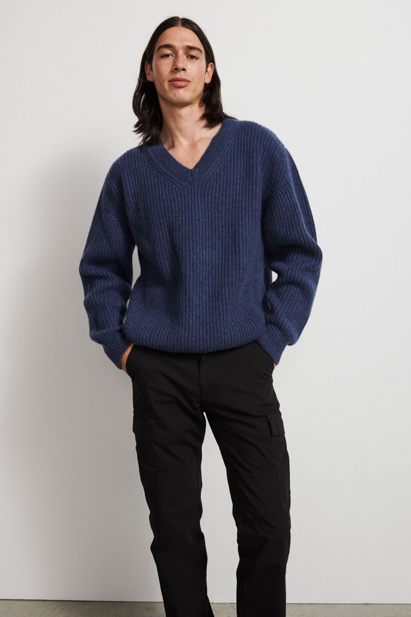 Jersey grueso de cashmere con cuello V