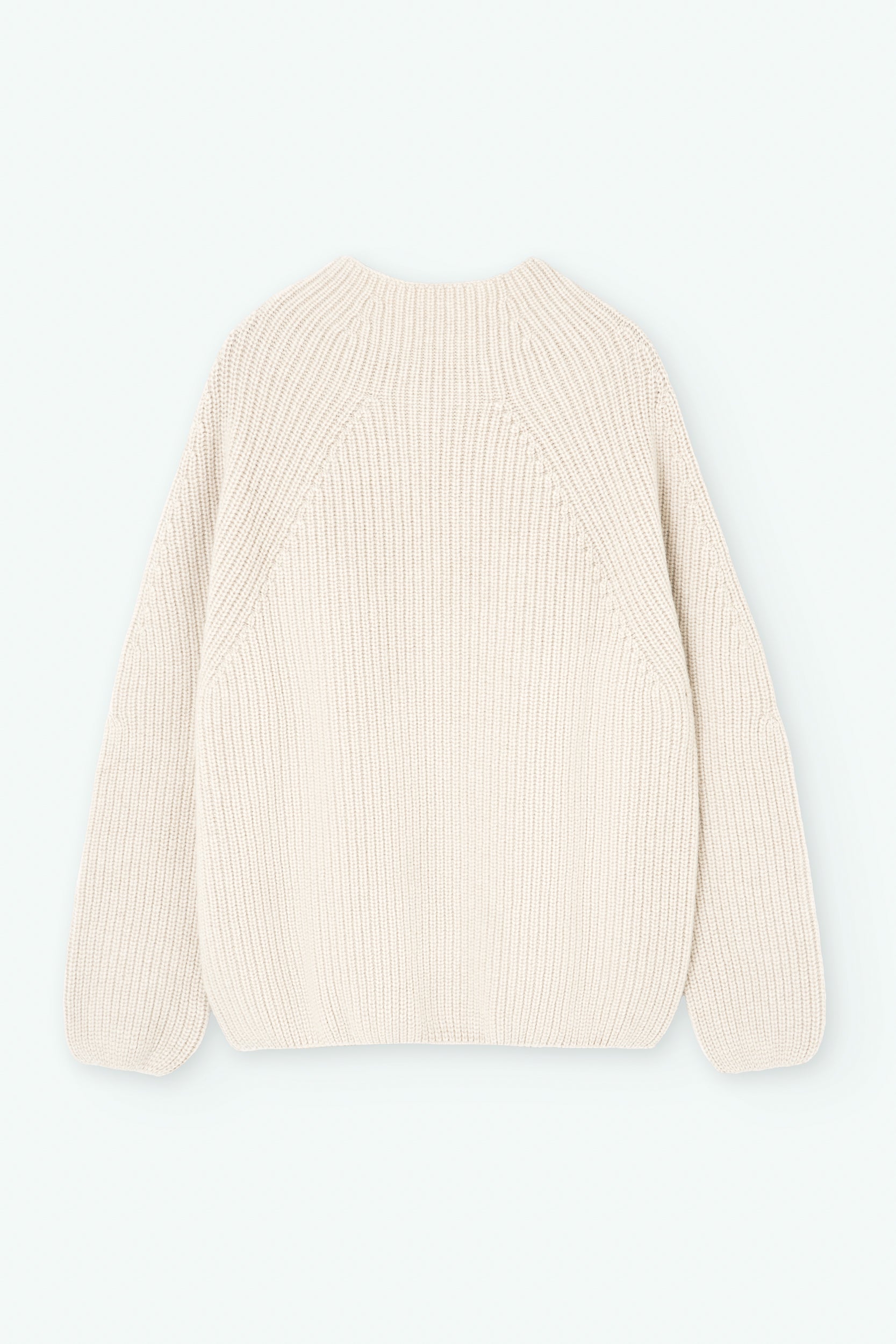 Jersey de cashmere con cuello alto y amplio
