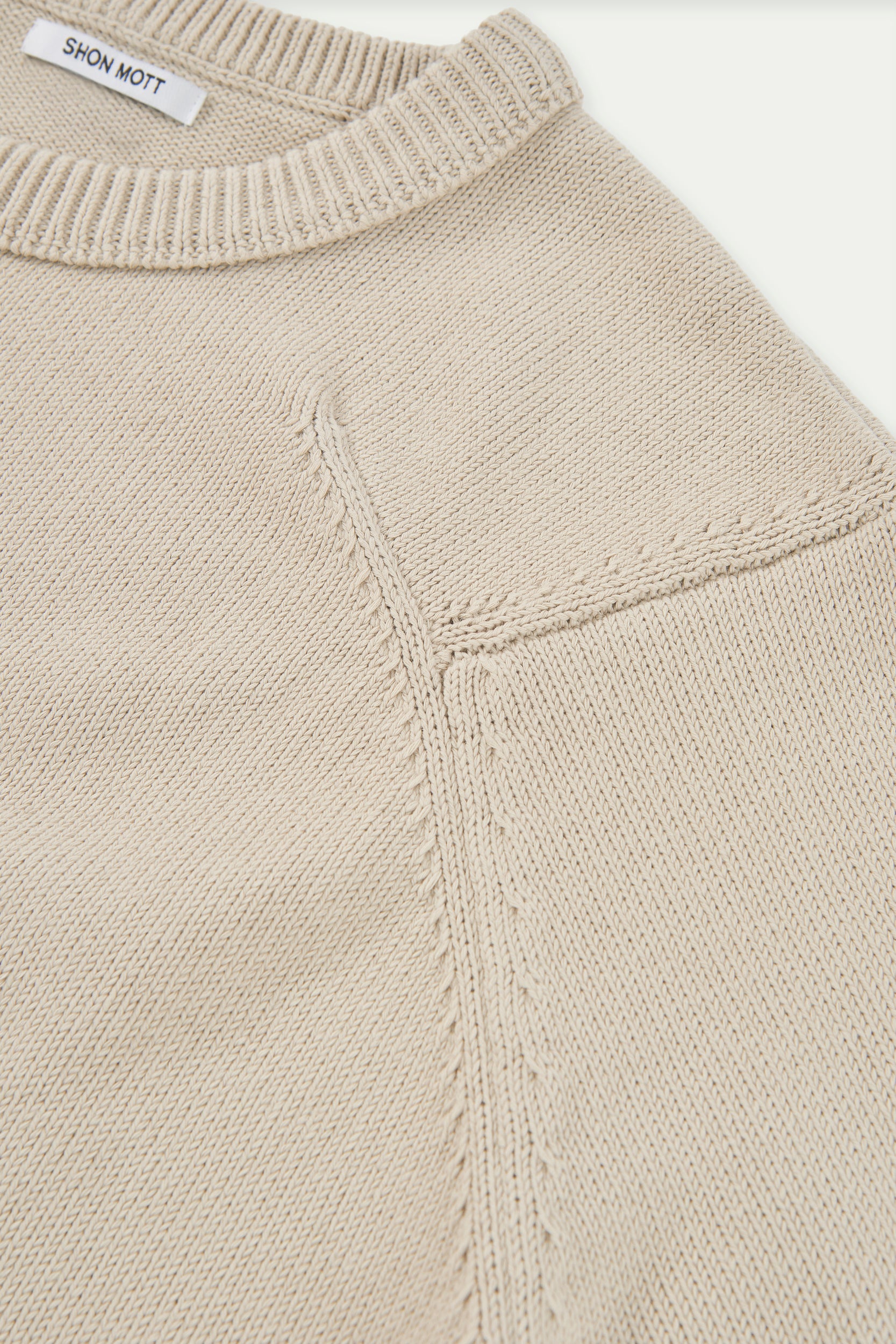 Jersey con costuras vistas