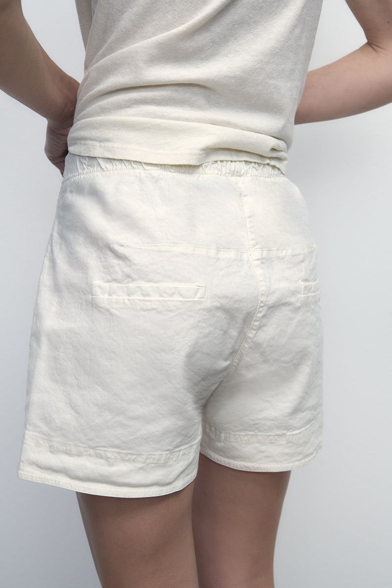 Shorts in a cotton-linen blend