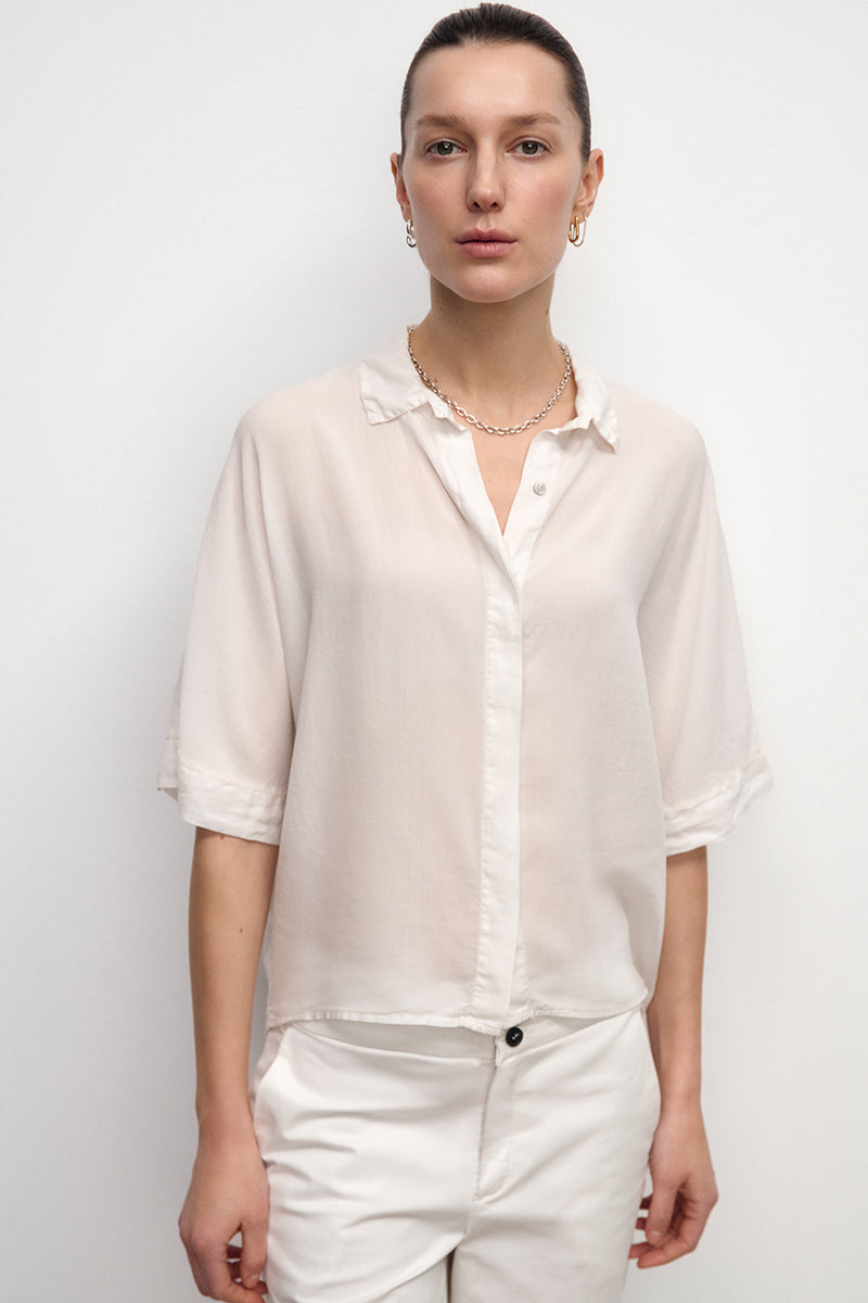 Blusa con cuello polo