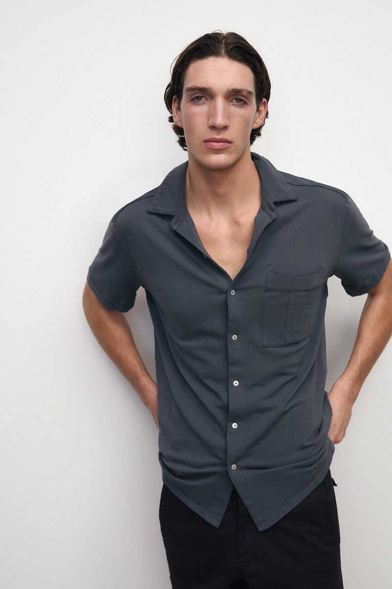 Camisa de pique con manga corta