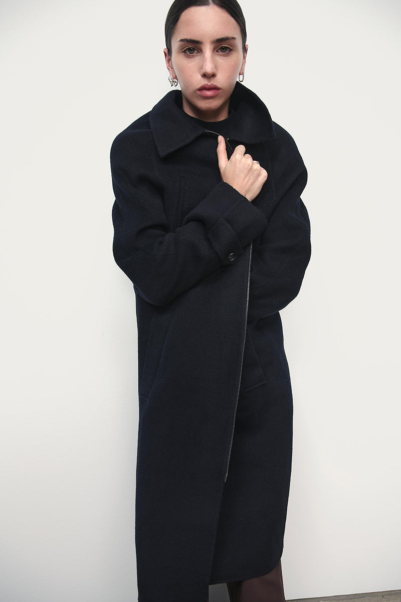 7023636 #color_deep blue