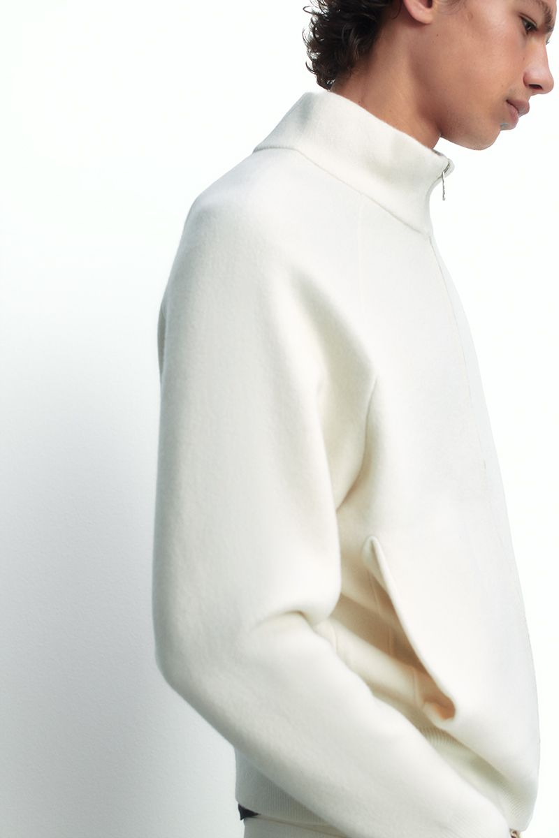 Bomber de cashmere con cuello alto