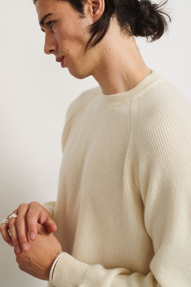 Cashmere sweater with raglan sleeve