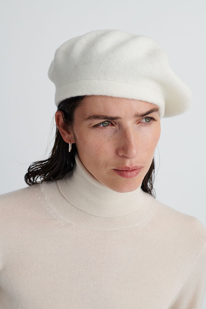 Ultra-lightweight cashmere sweater with a high neck