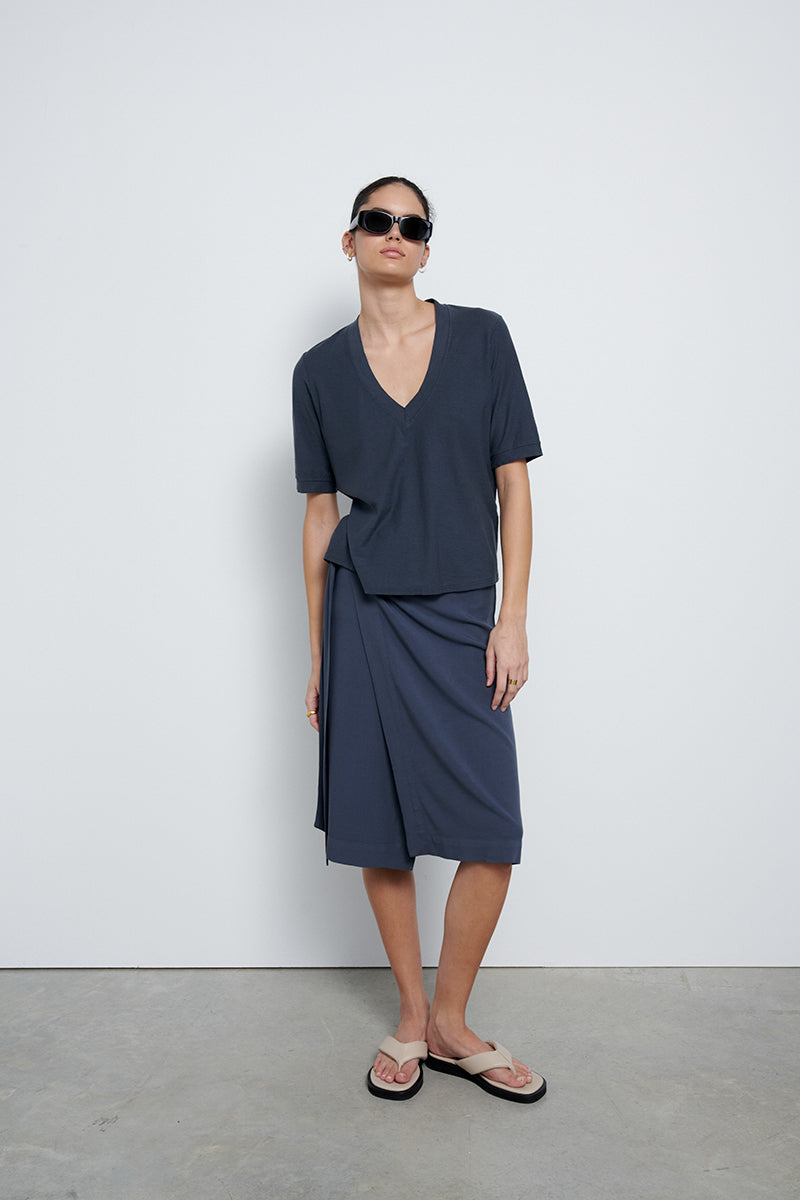 Sandalia 'flip flop' de piel con suela acolchada