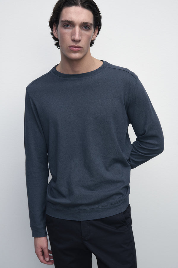 Long-Sleeve Linen T-shirt