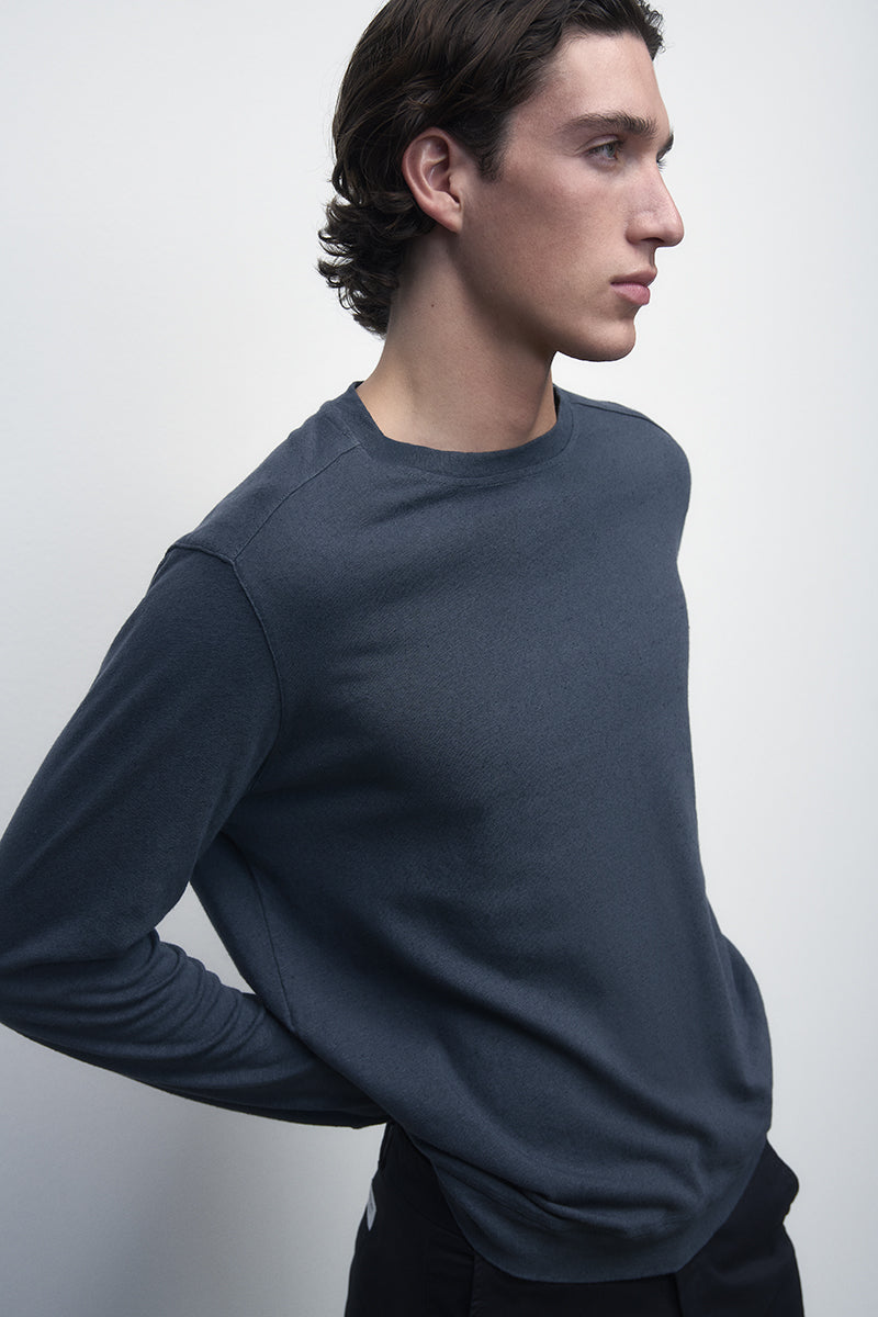 Long-Sleeve Linen T-shirt