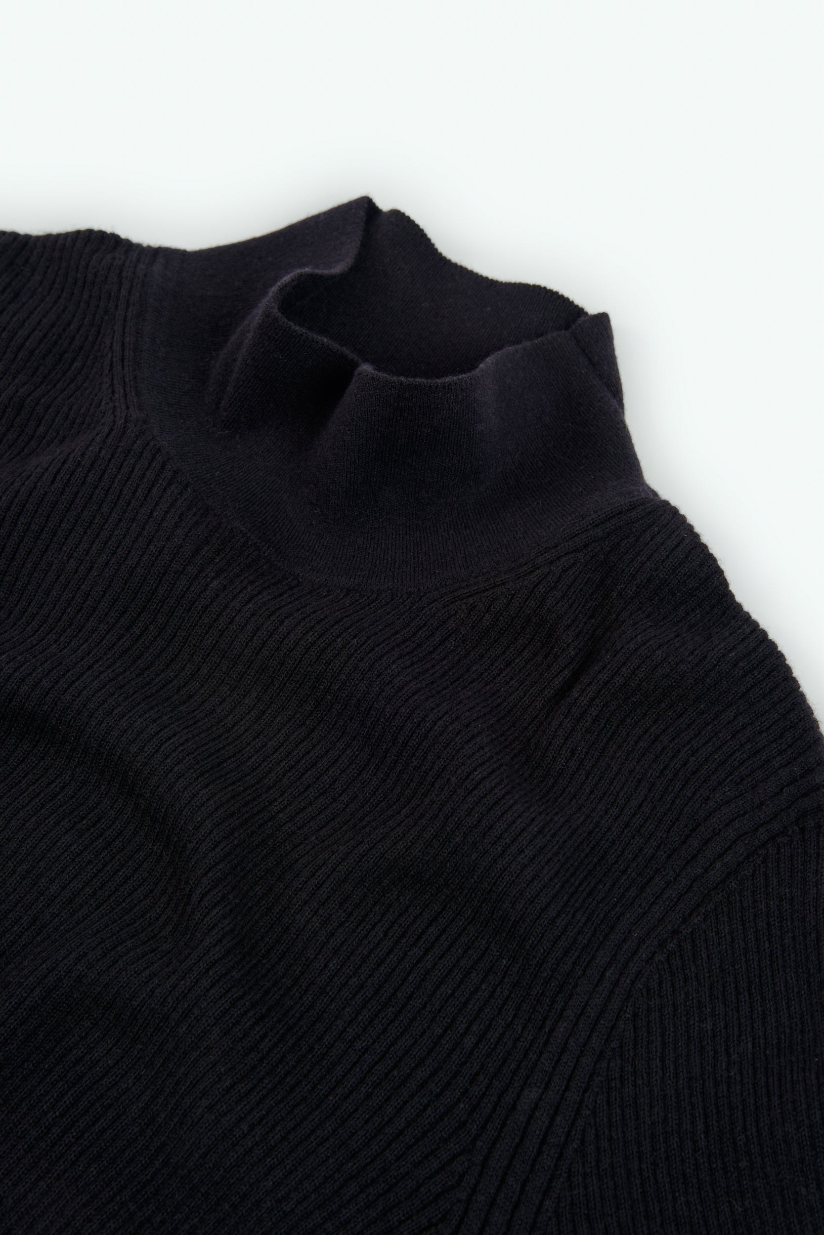 Jersey de cashmere con cuello perkins