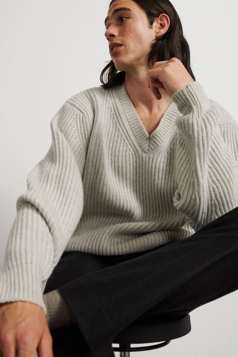 Jersey grueso de cashmere con cuello V