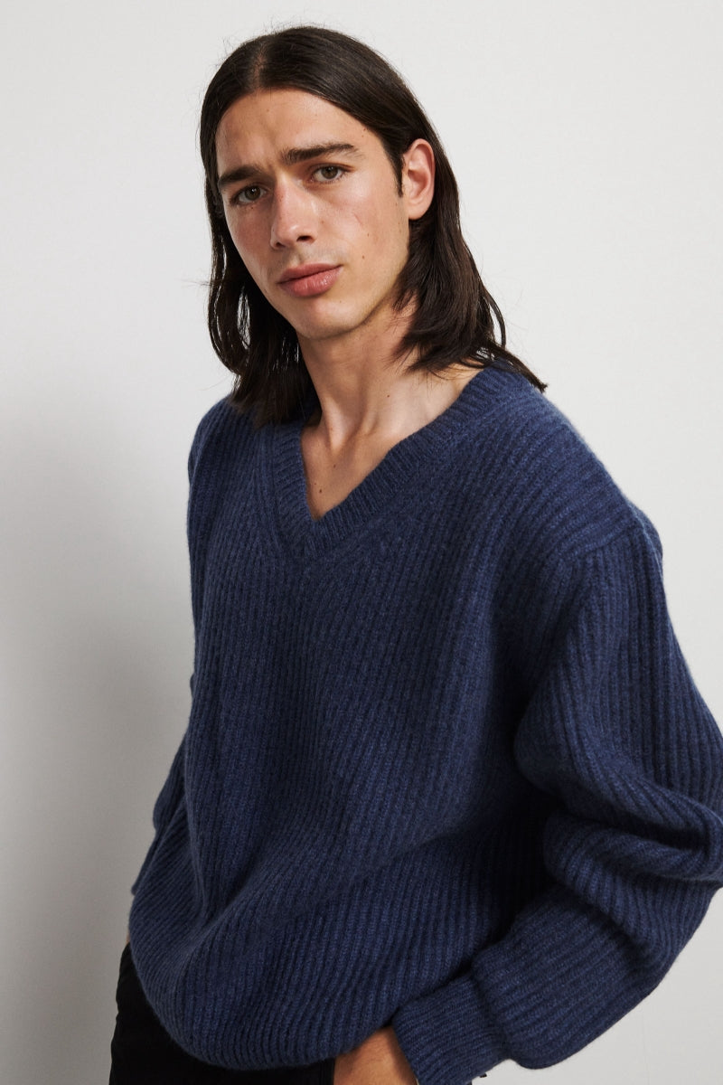 Jersey grueso de cashmere con cuello V