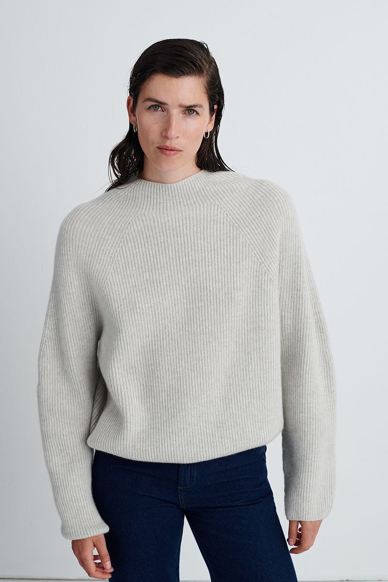 Thick cashmere sweater with perkins collar