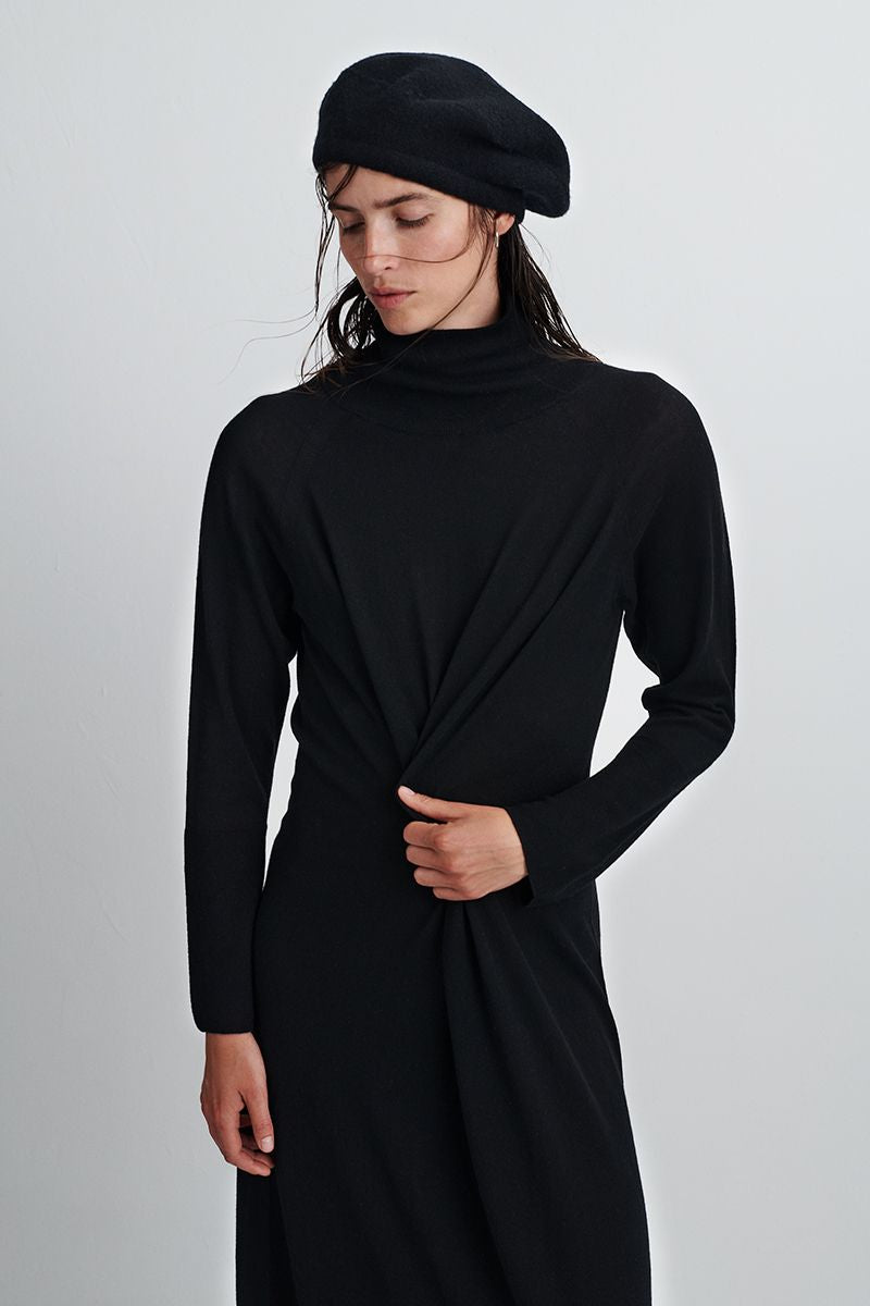 Vestido de cashmere con cuello alto