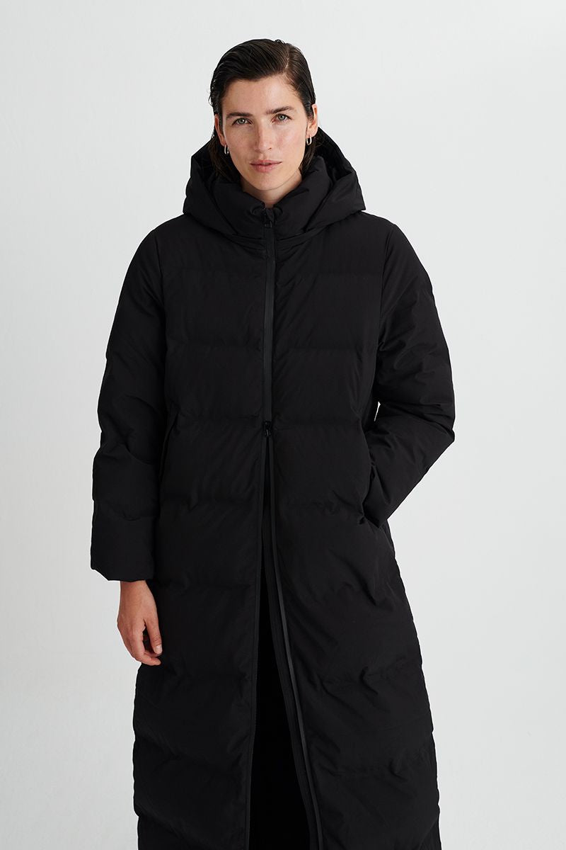 Abrigo largo de pluma