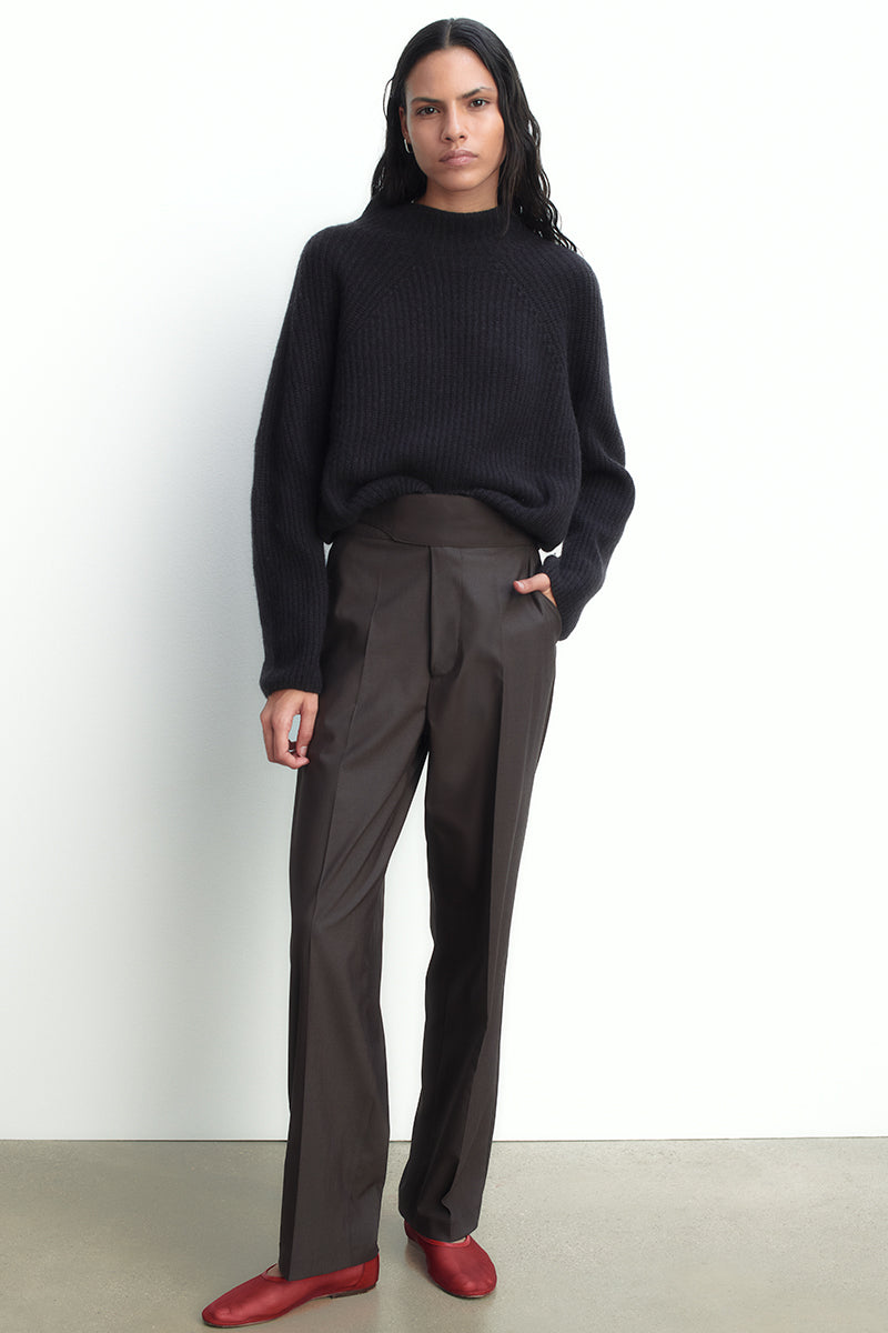 Thick cashmere sweater with perkins collar