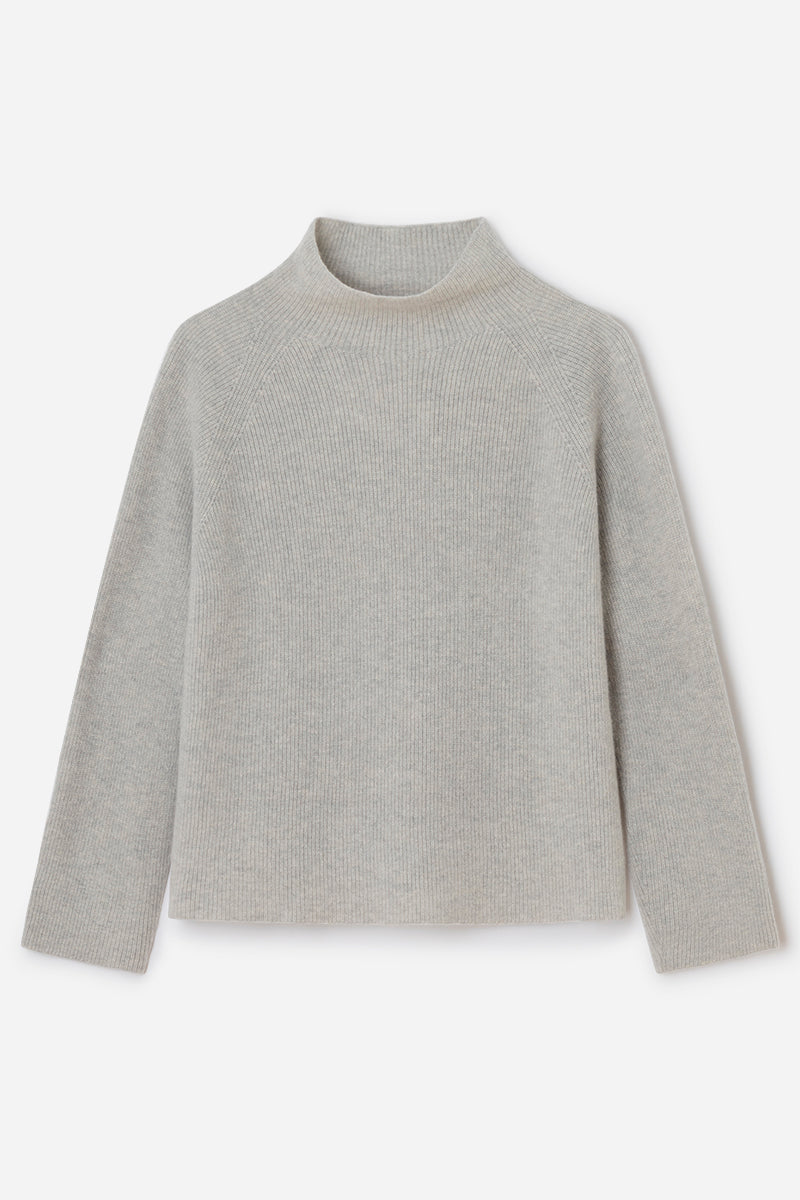 Cashmere sweater with a turtleneck and side slits