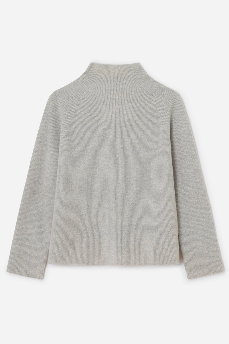 Cashmere sweater with a turtleneck and side slits