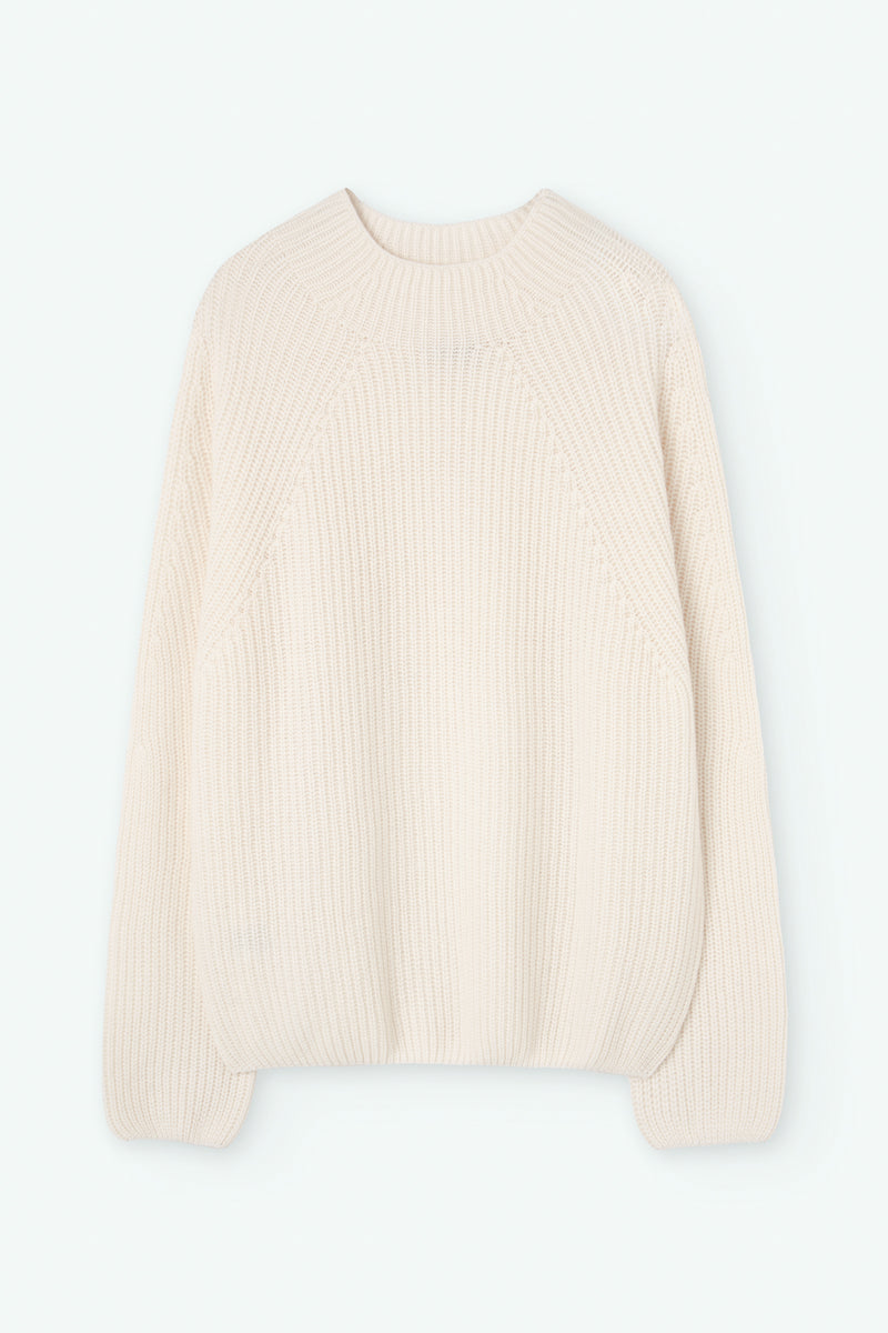 Jersey de cashmere con cuello alto y amplio