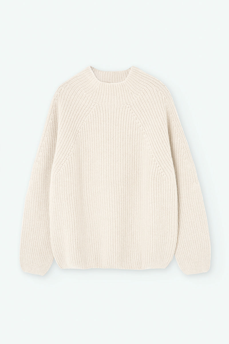 Jersey de cashmere con cuello alto y amplio