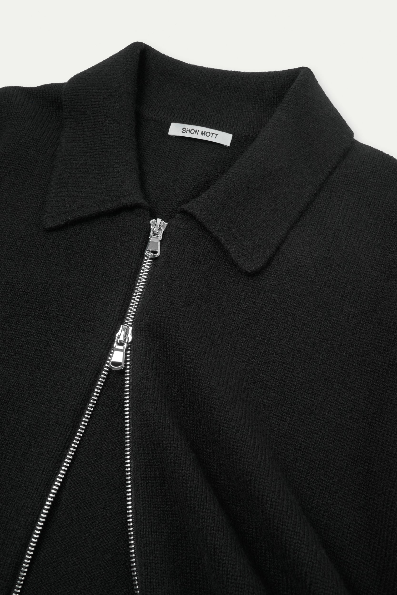 6750027 #color_black