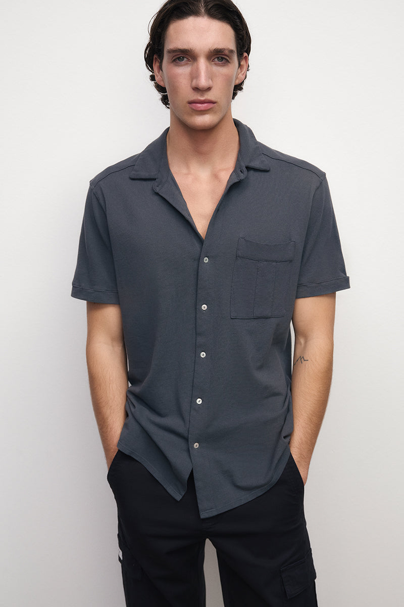 Camisa de pique con manga corta