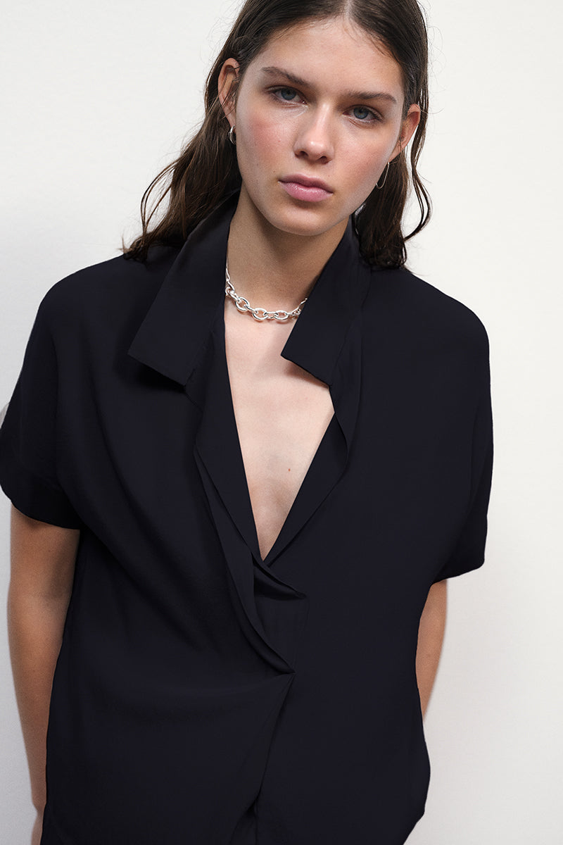 Blusa de seda con cuello mao