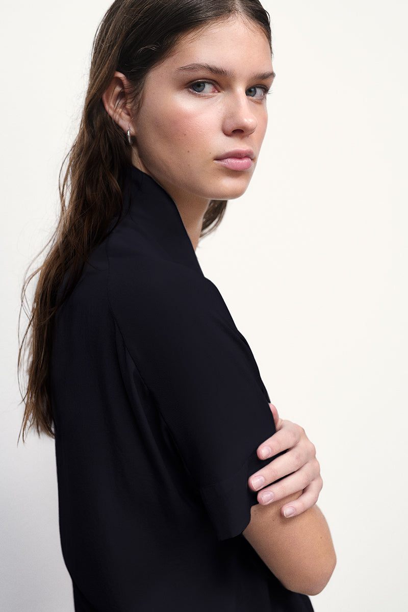 Blusa de seda con cuello mao