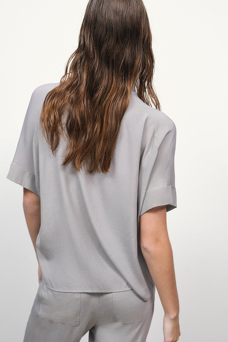 Blusa de seda con cuello mao