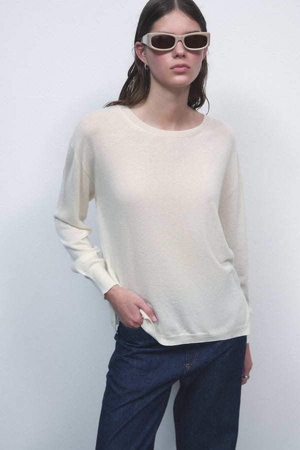 Ultra fine cashmere sweater with side slits