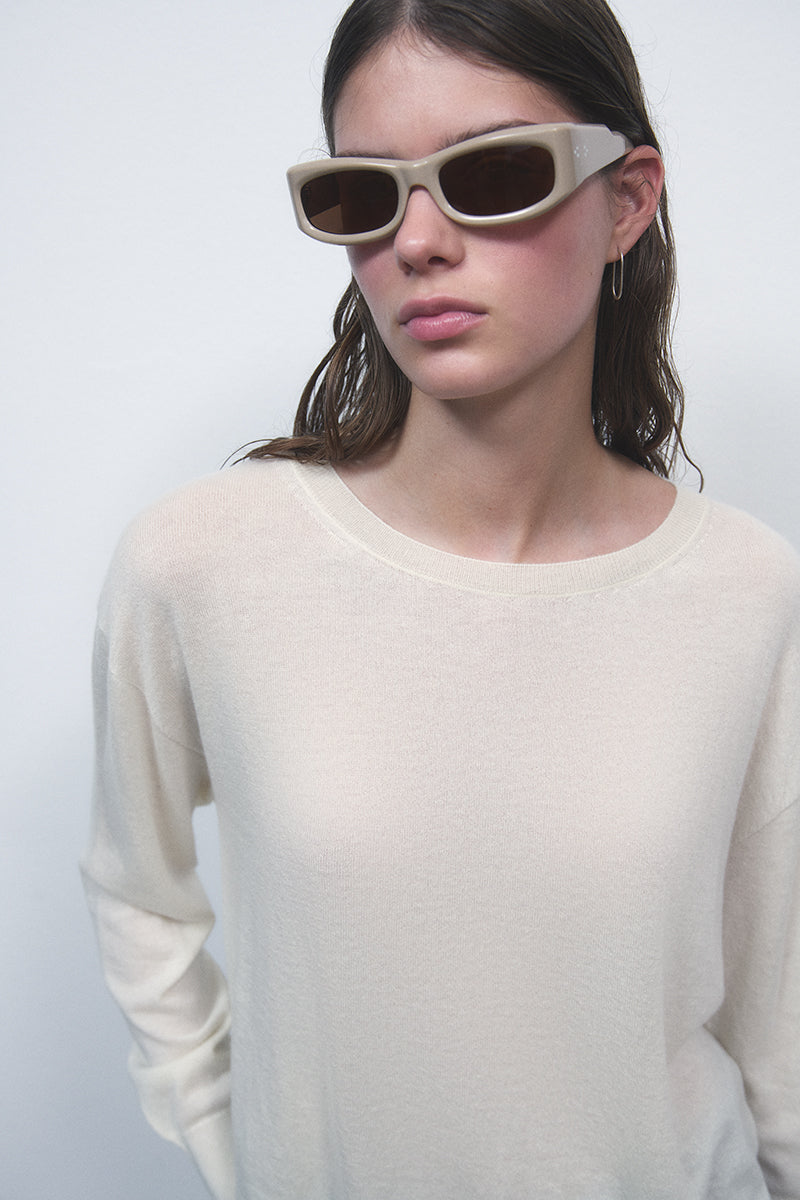 Ultra fine cashmere sweater with side slits