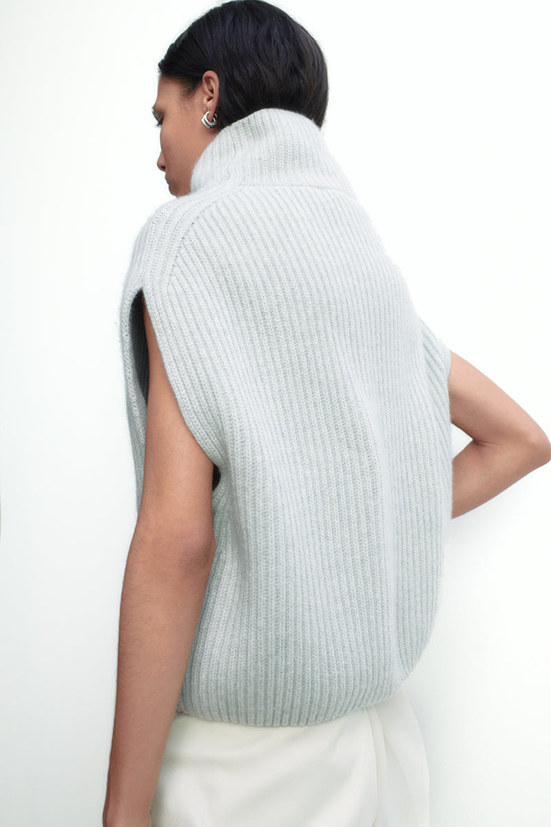 Cashmere vest with turned-down collar