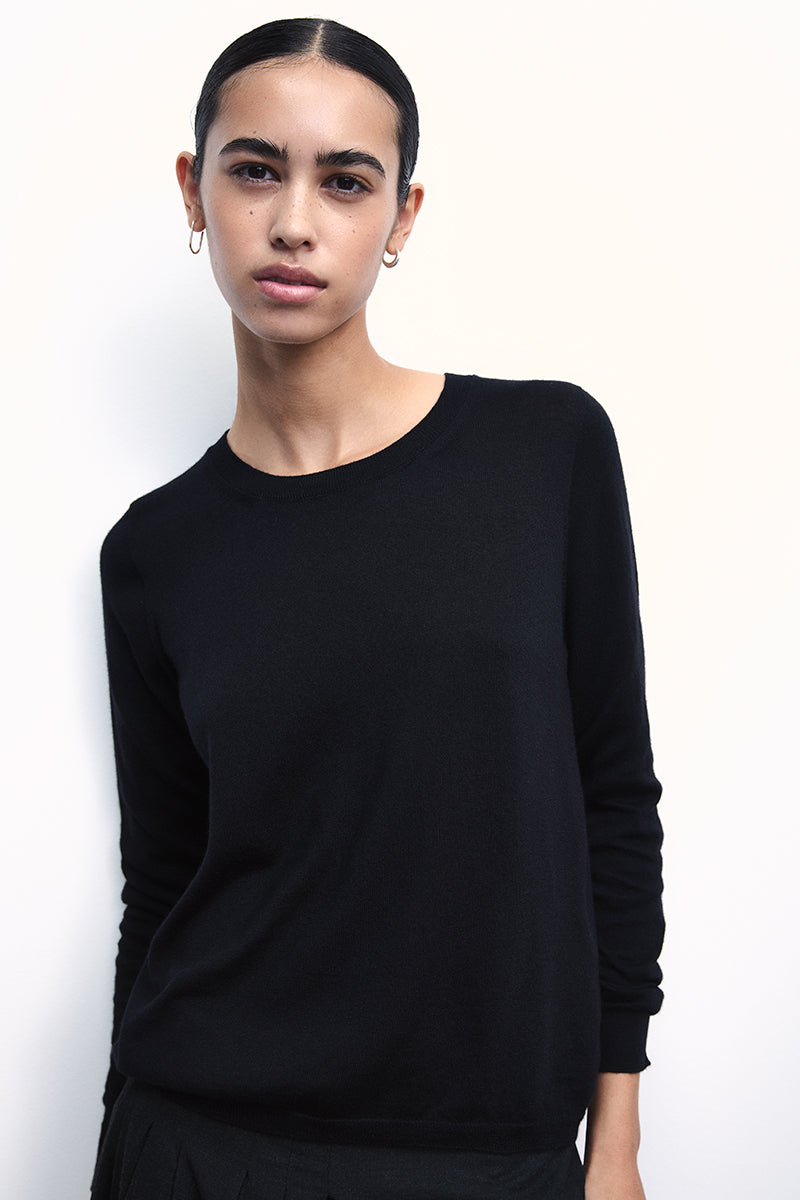 Jersey basico con cuello redondo de cashmere light