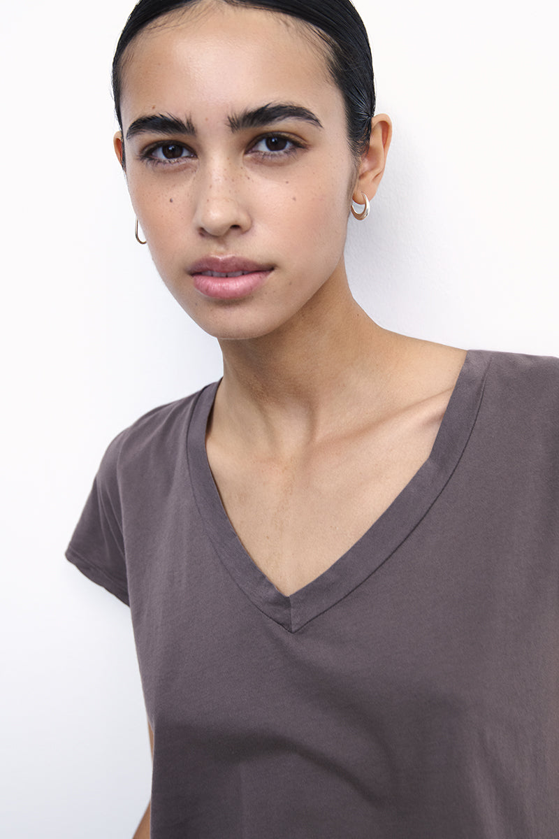 Camiseta de algodón con cuello V