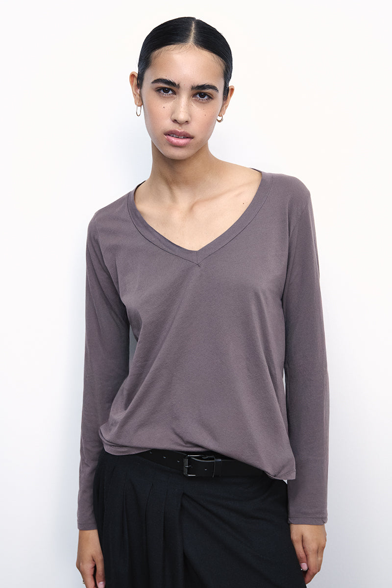 Camiseta de algodón con cuello V