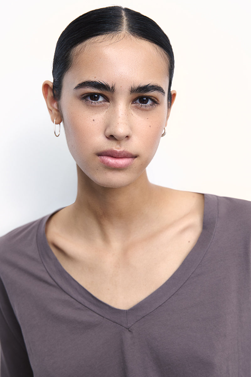 Camiseta de algodón con cuello V