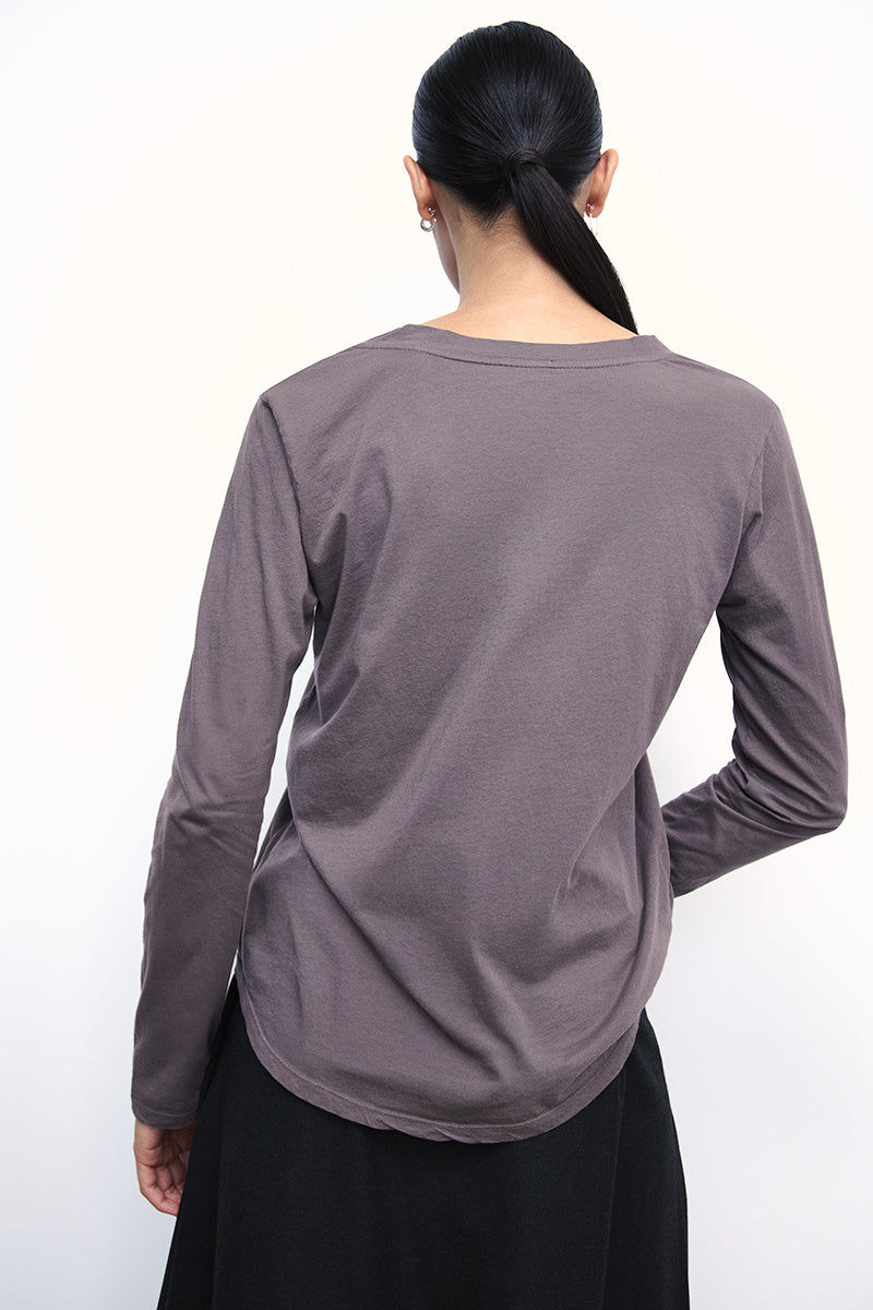 Camiseta de algodón con cuello V