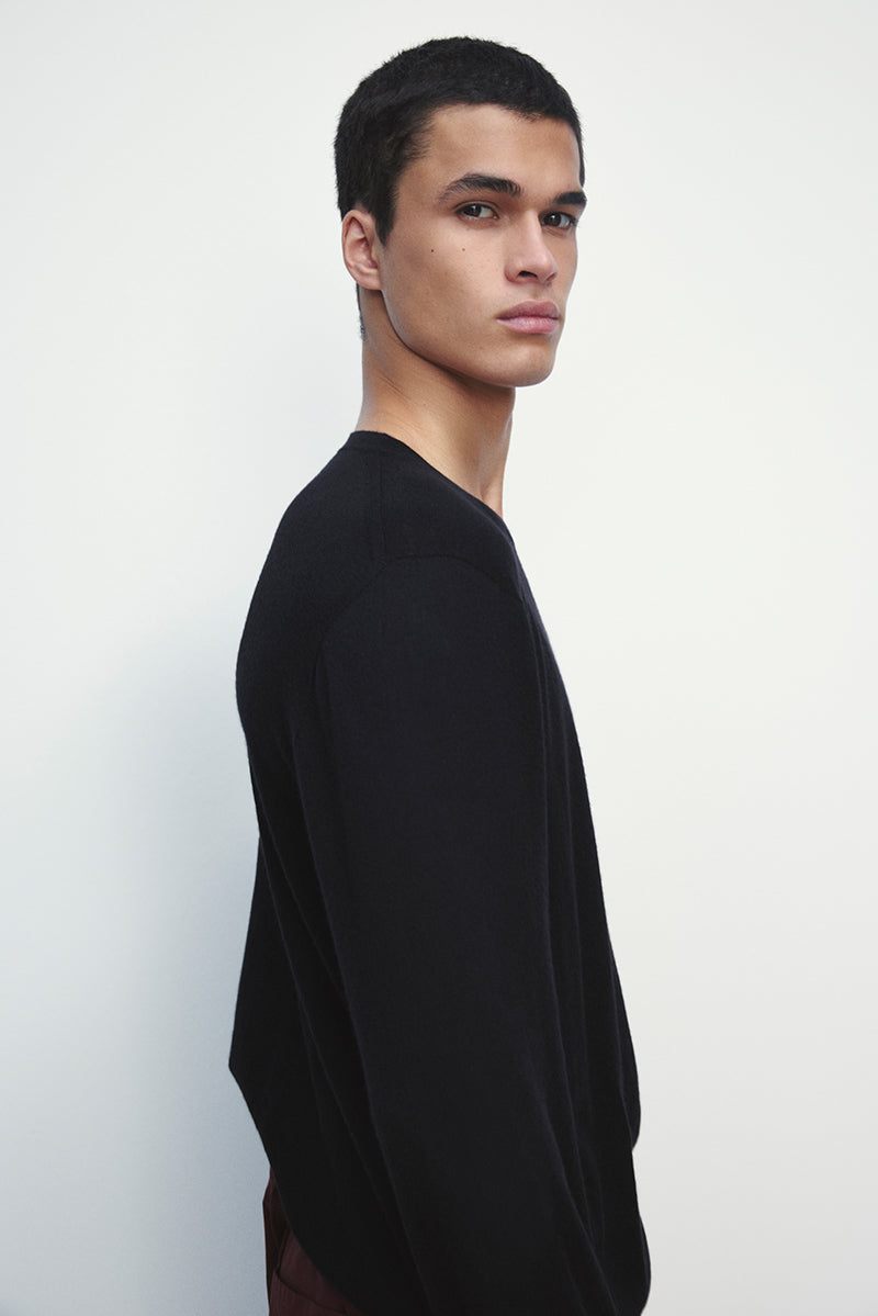 Basic light cashmere sweater