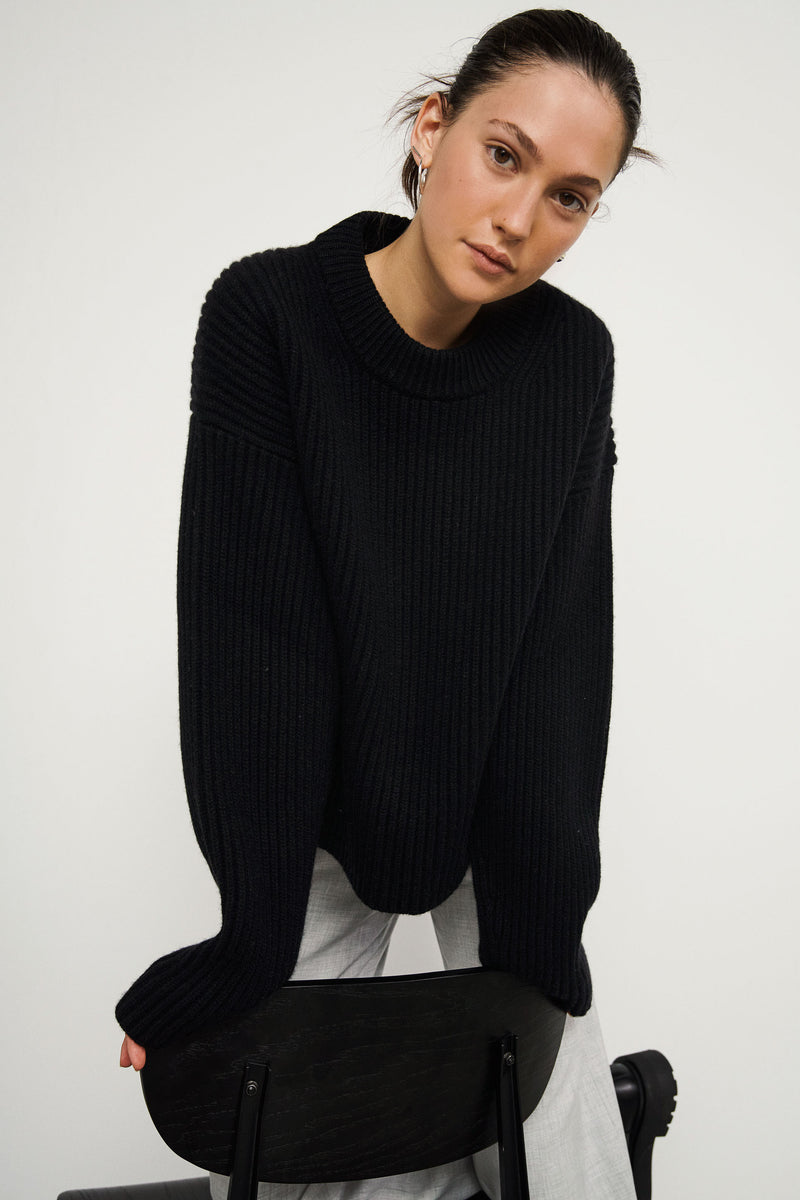 Heavy knit cashmere sweater with round neck - Black
