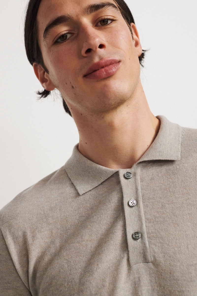 Jersey con cuello y botones tipo polo en cashmere - Sand Grey  - 100% Cashmere 'Loro Piana'