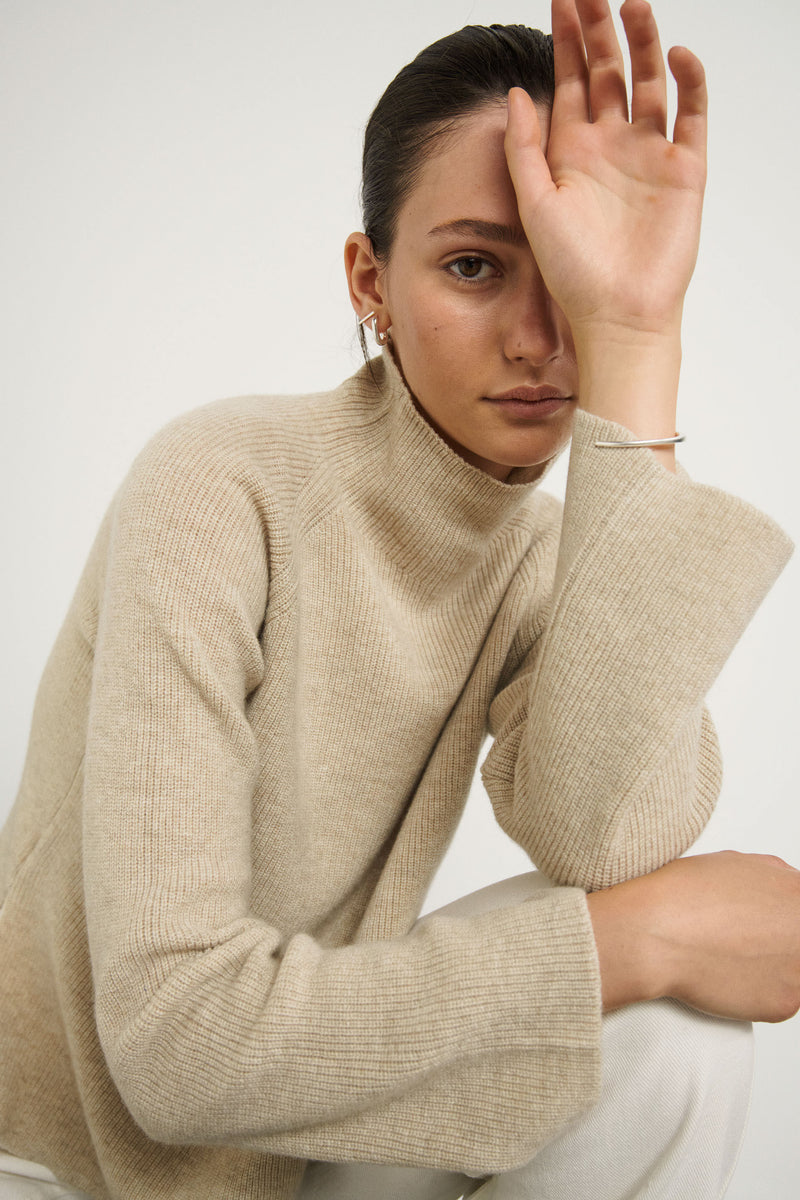 Cashmere turtleneck sweater with side openings - Deep Sea