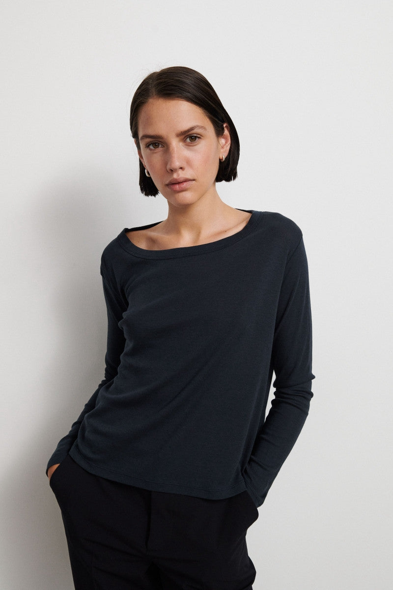 Cotton longsleeve tshirt with wide neck - Deep Blue
