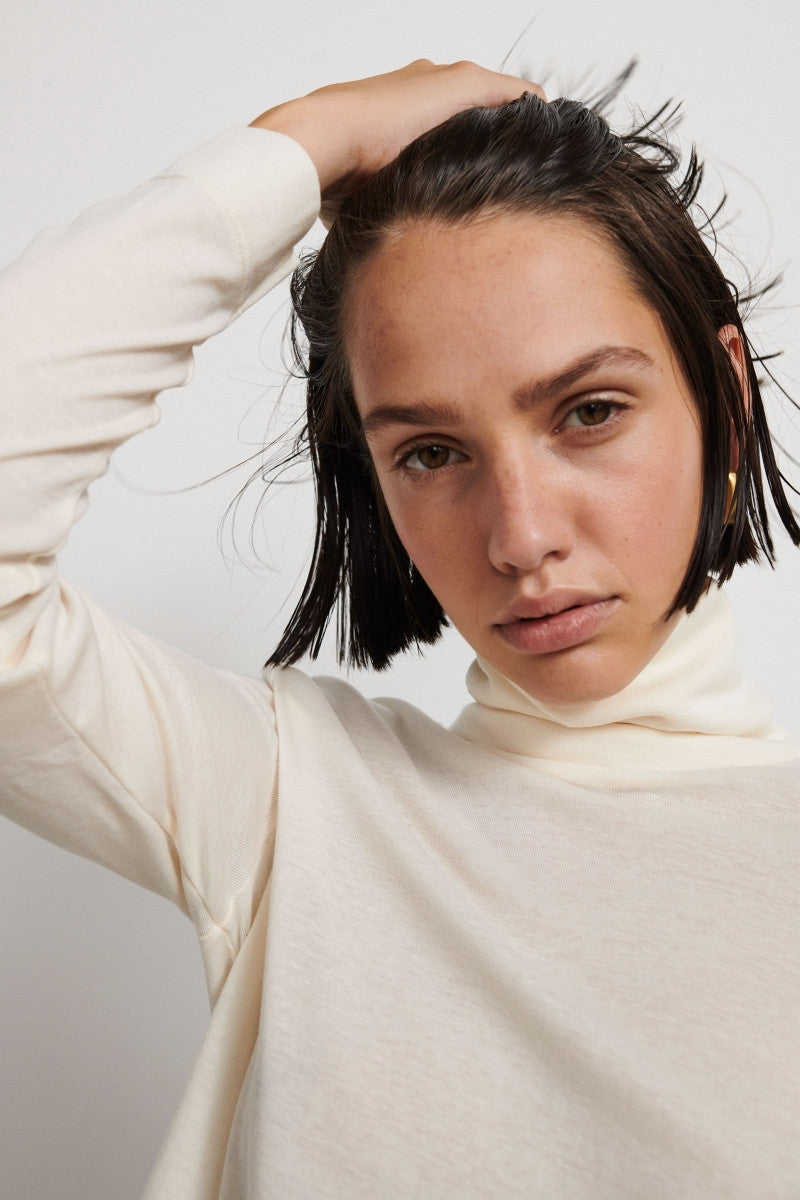Camiseta de algodón con cuello alto - Ecru