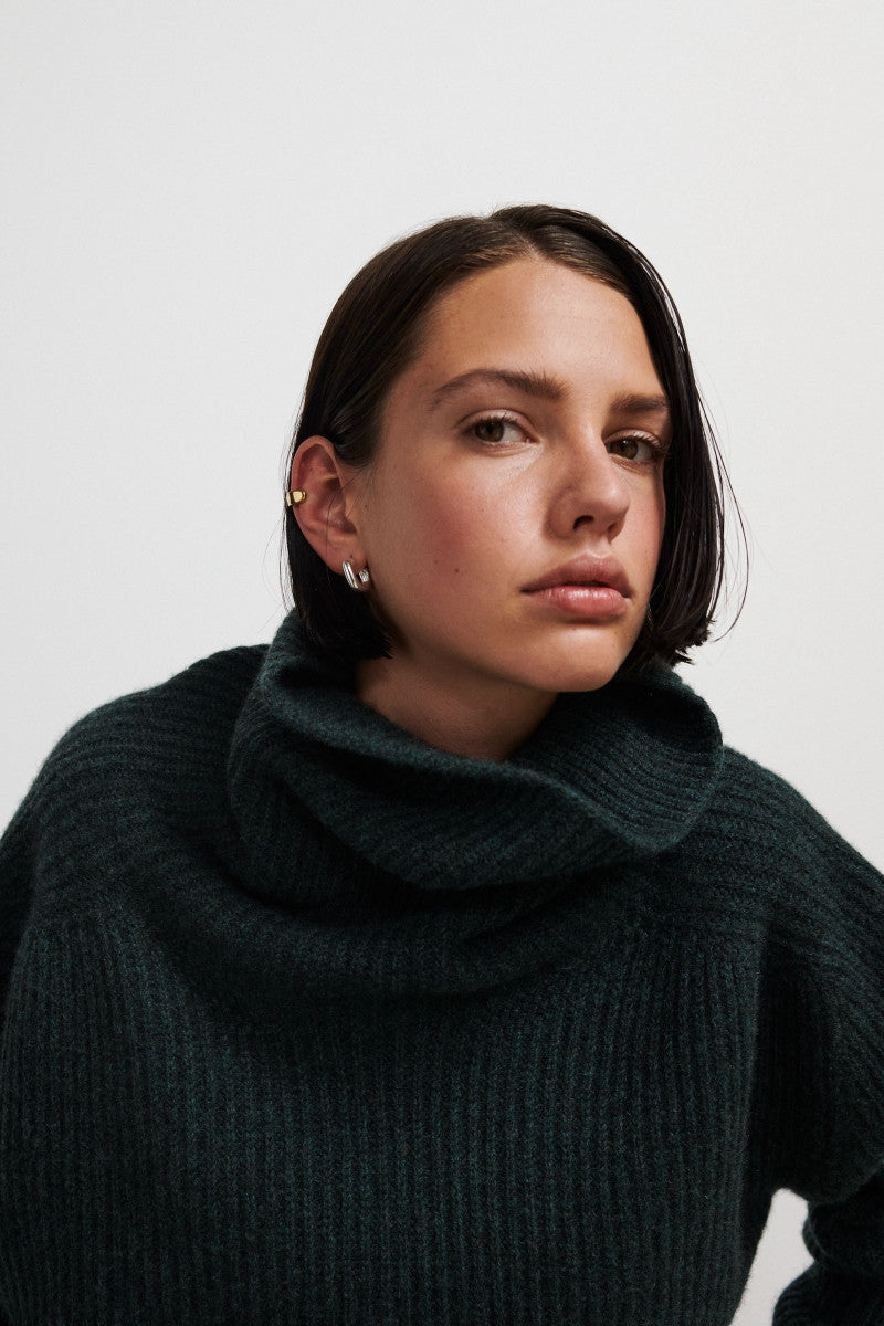 Jersey de cashmere oversized con cuello vuelto - Deep Sea