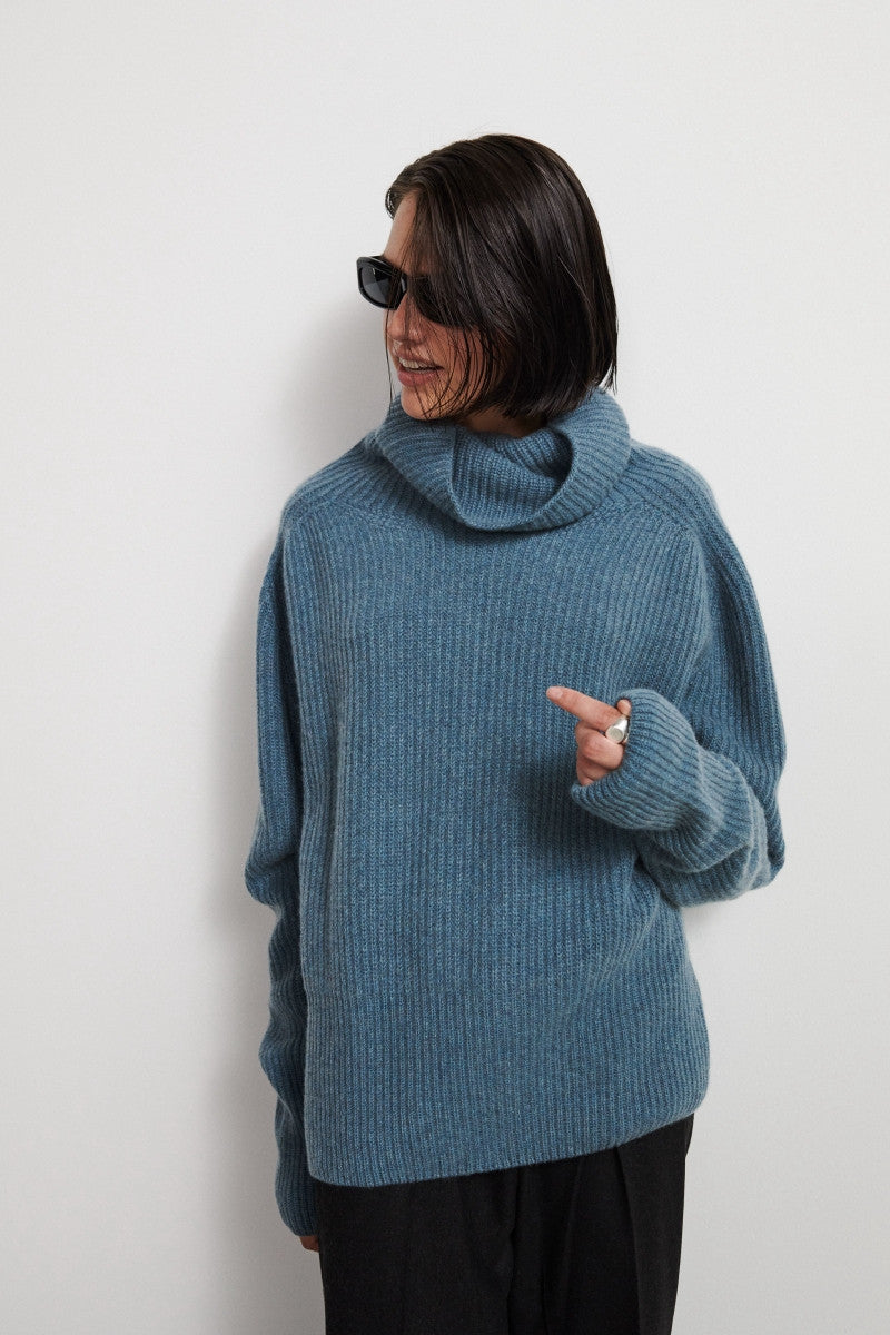 Jersey de cashmere oversized con cuello vuelto - Deep Sea