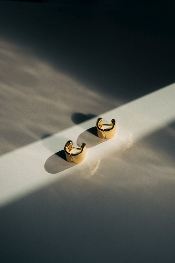 'C' earrings - Gold